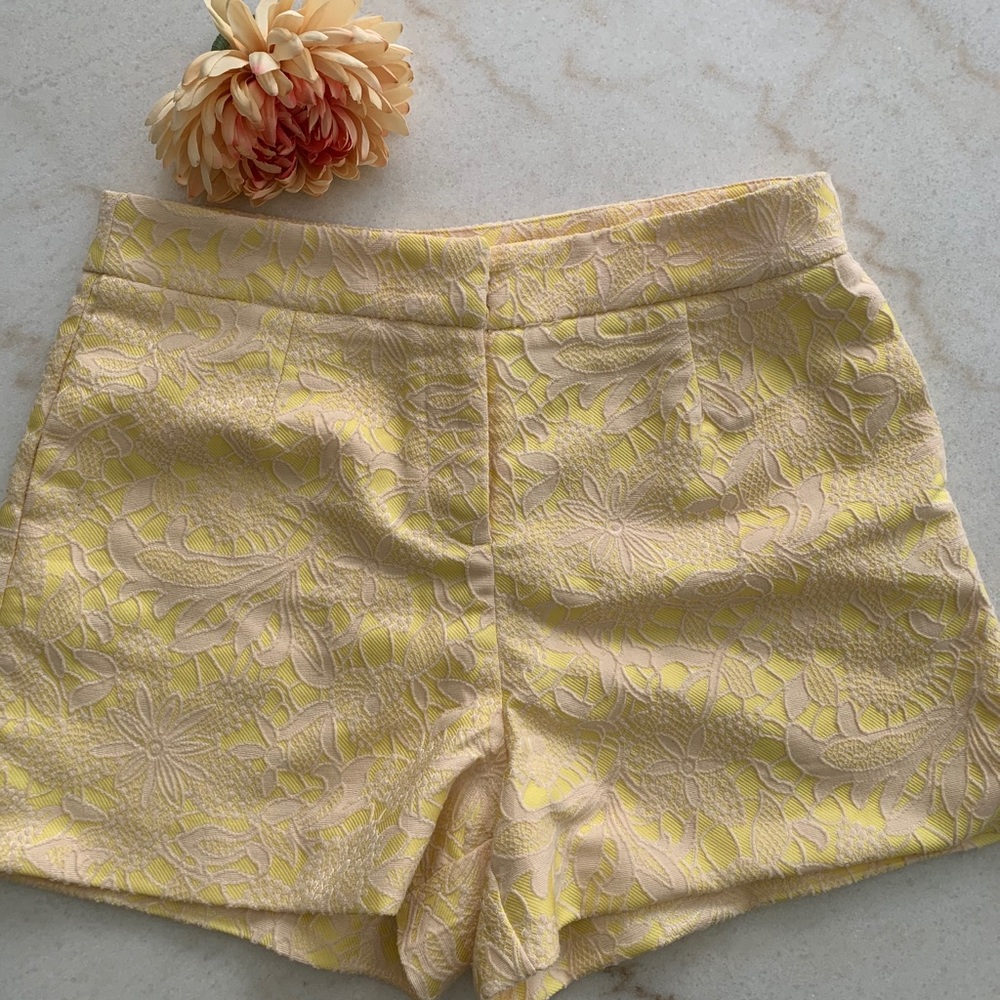 ONE MARKET Marie Textured Print Shorts- Medium